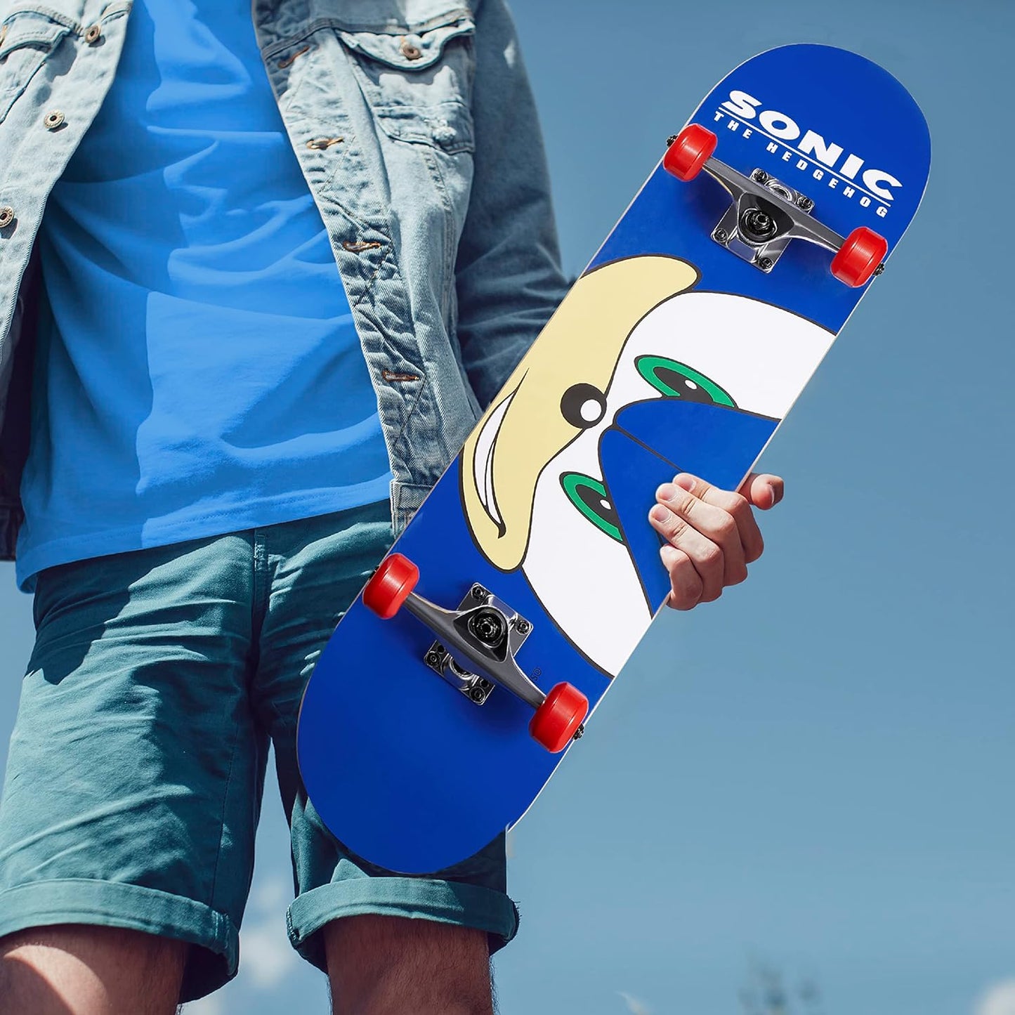 Sakar Sonic the Hedgehog Skateboard with Printed Graphic Grip Tape. Great for Kids and Teens Cruiser Skateboard with ABEC 5 Bearings, Durable Deck, Smooth Wheels